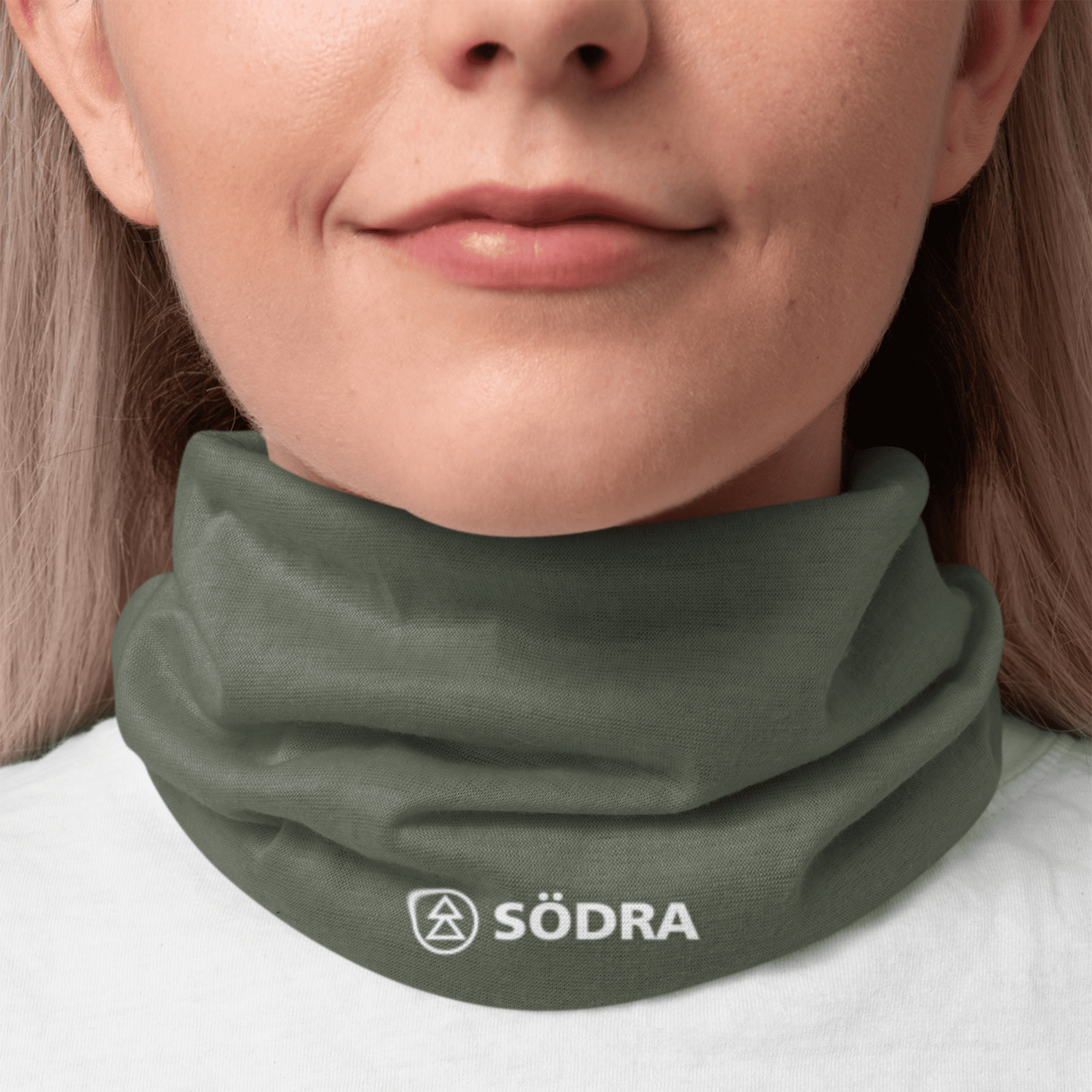 grön multiwear med vit logga